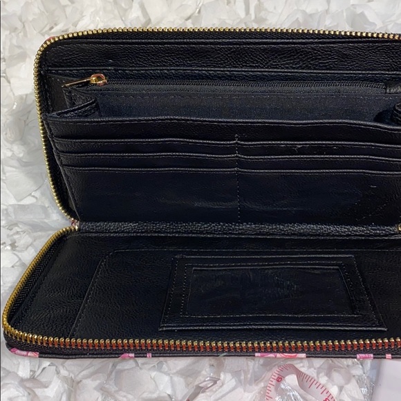Betsey Johnson Floral Large Zip Around Wallet NWT - Picture 6 of 7